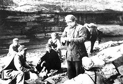1947年，任弼時在轉戰(zhàn)陜北途中。